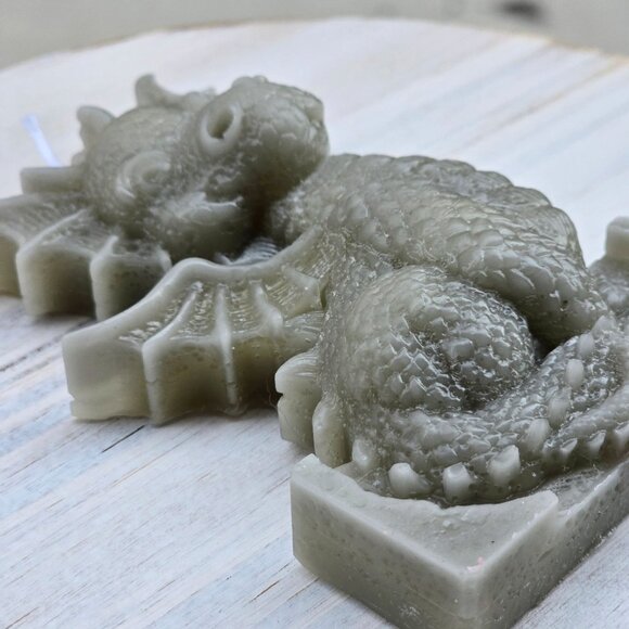 Handmade ✦ Grey Dragon Candle ✦ Soy Wax w/ Cinnamon | Fantasy Familiar Decor - Picture 9 of 10